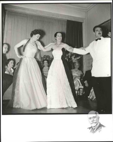 From the celebration at the home of Sophocles Venizelos. Marika Mitsotakis and Pavlos Vardinogiannis can be seen.