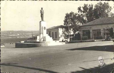 Το άγαλμα του Πρίγκηπα Γεωργίου στη Σούδα από τον γλύπτη Κανακάκη