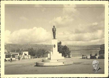 Το άγαλμα του Πρίγκηπα Γεωργίου στη Σούδα από τον γλύπτη Κανακάκη