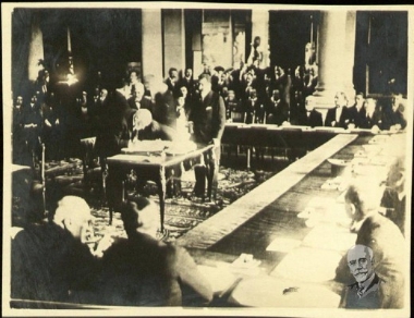 Eleftherios Venizelos is signing the treaty of Sevres
