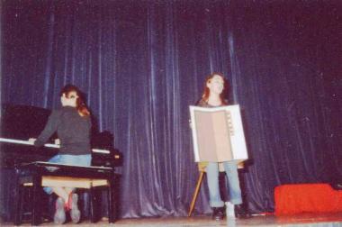 Το θεατρικό σχήμα του 13ου Δημοτικού Σχολείου παρουσιάζει το θεατρικό έργο του Ράινερ Χάχφελντ 