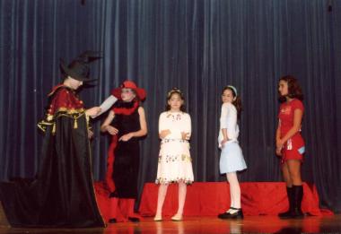 Το θεατρικό σχήμα του 7ου Δημοτικού Σχολείου παρουσιάζει το θεατρικό έργο του Γ. Ξανθούλη 