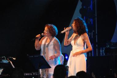 Ελευθερία Αρβανιτάκη – Τάνια Τσανακλίδου