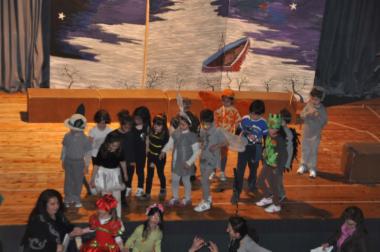 Οι μαθητές  του 12ου Νηπιαγωγείου παρουσιάζουν το έργο “Η συνέλευση των ζώων” του Περικλή Κοροβέση