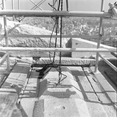 Η φατνωματική πλάκα 393 της οροφής της βόρειας πρόστασης κατά την αποσυναρμολόγηση