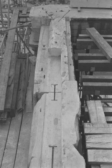 Οι λίθοι επίτοιχου επιστυλίου 790, 791 του βόρειου τοίχου