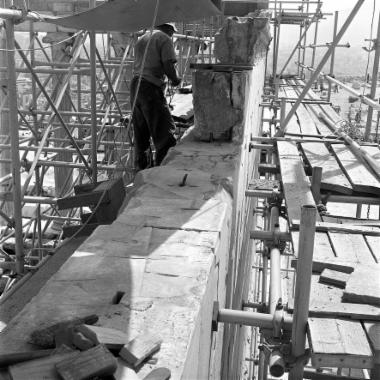 Οι λίθοι 22, 34, 35 του νότιου τοίχου κατά την αποσυναρμολόγηση
