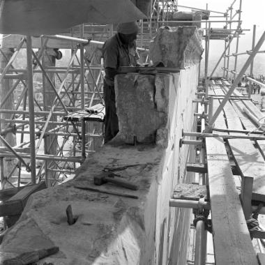 Οι λιθόπλινθοι 22, 35, 36 του βόρειου τοίχου κατά τις εργασίες αποσυναρμολόγησης